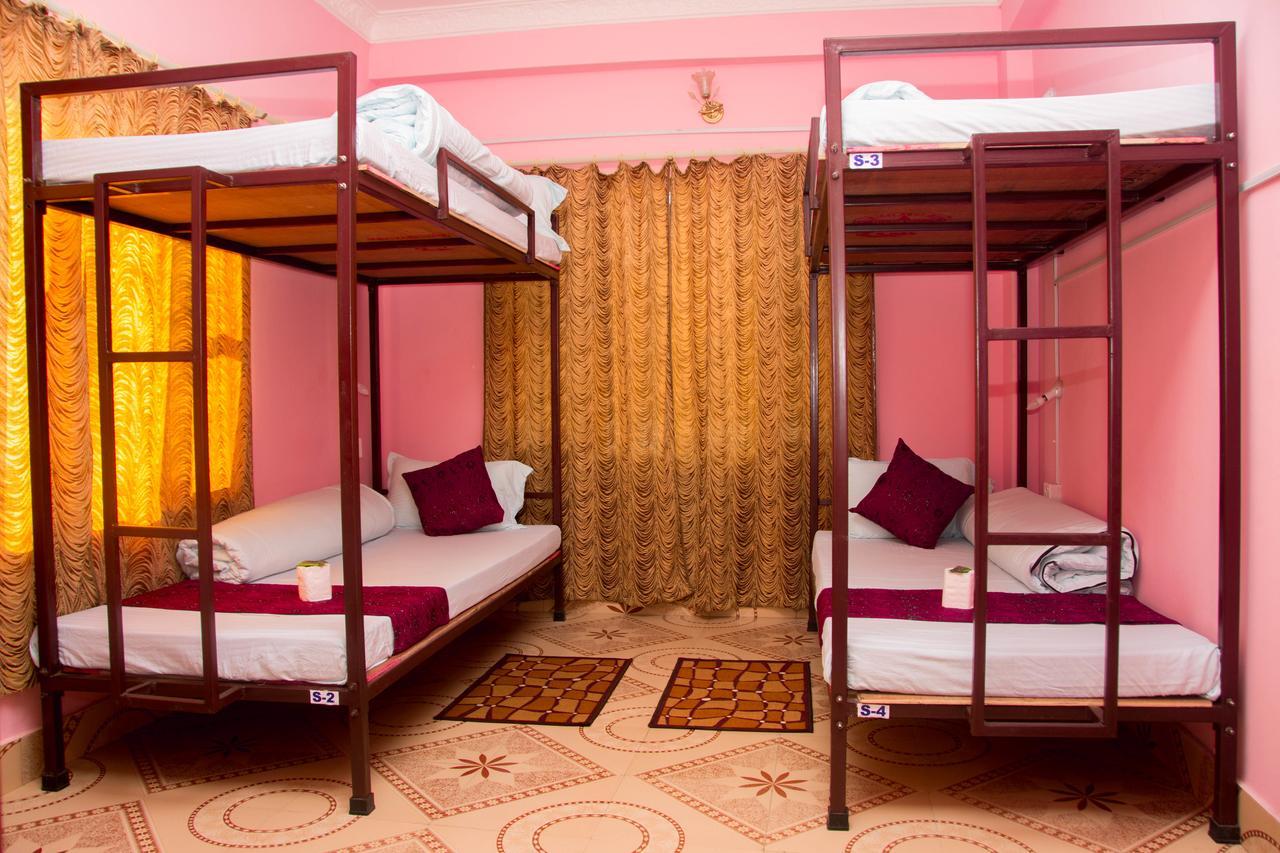 Mount Blue Tourist Hostel - Pokhara Zewnętrze zdjęcie