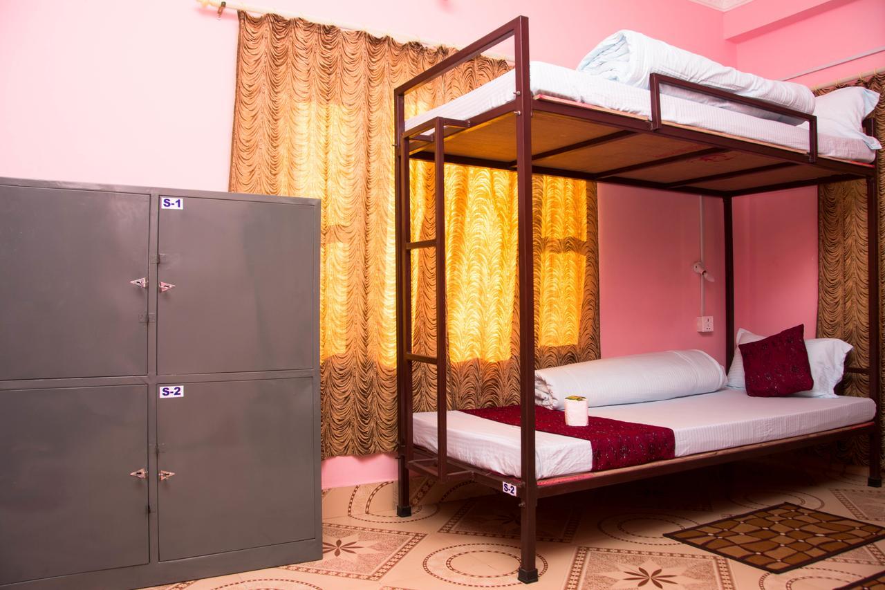 Mount Blue Tourist Hostel - Pokhara Zewnętrze zdjęcie