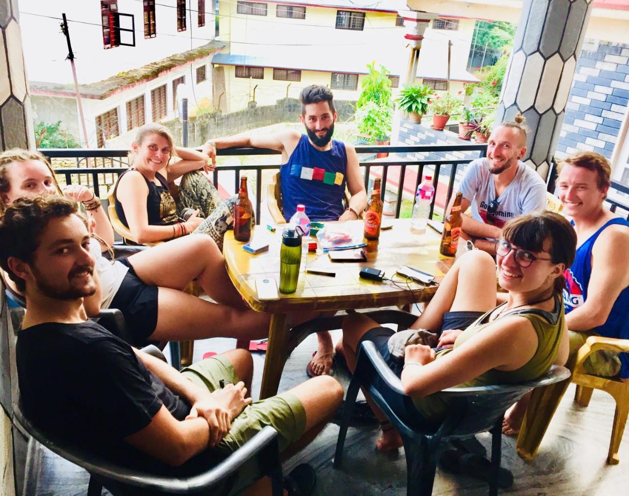 Mount Blue Tourist Hostel - Pokhara Zewnętrze zdjęcie