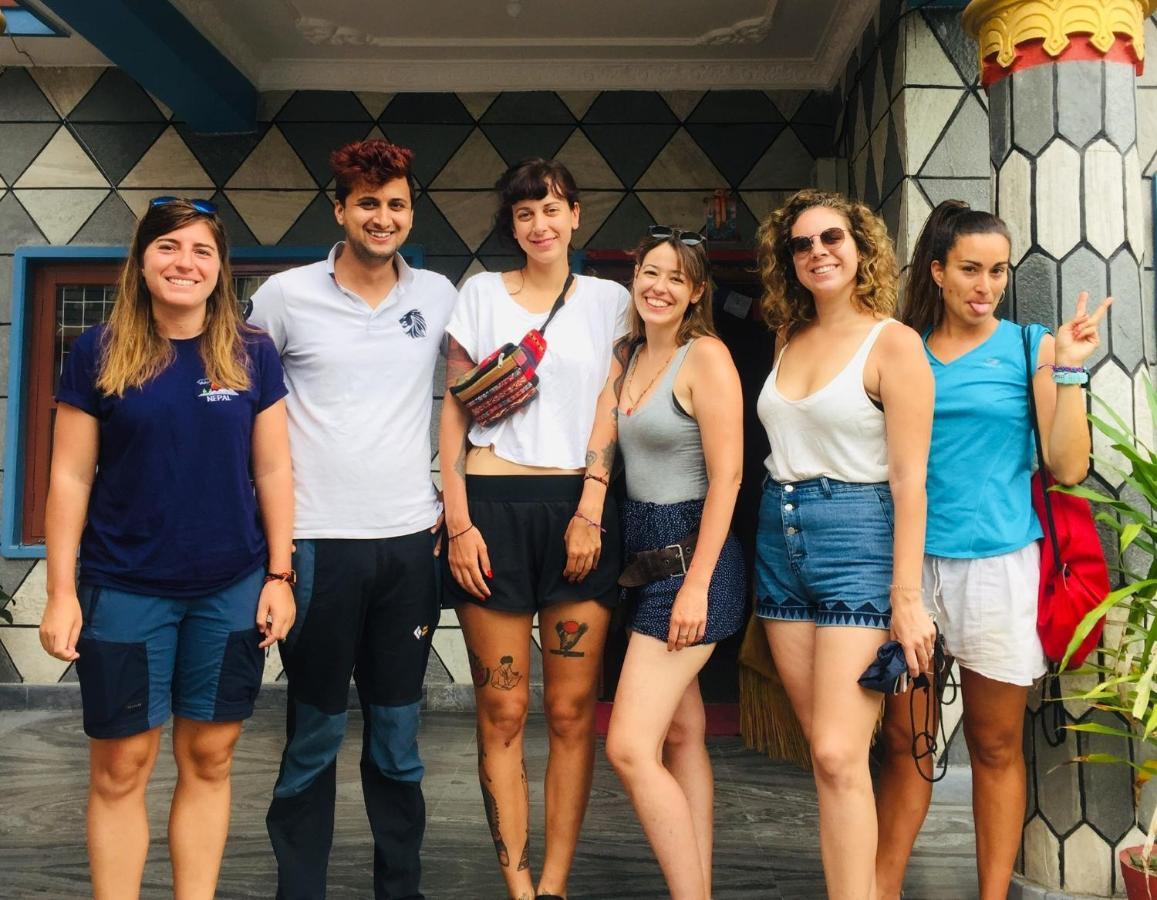 Mount Blue Tourist Hostel - Pokhara Zewnętrze zdjęcie